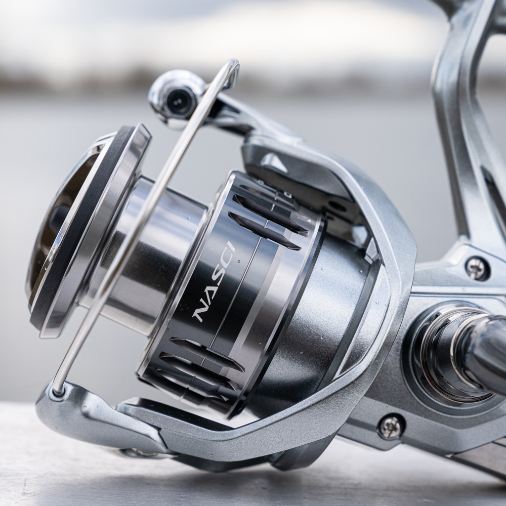 Shimano Nasci FC - Spinnrolle C2000S - 205g - 0,14mm/145m