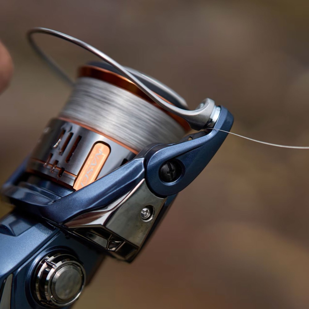 Shimano Nasci FD - Spinnrolle C2000S HG - 210g - 0,16mm/105m - 6,0:1