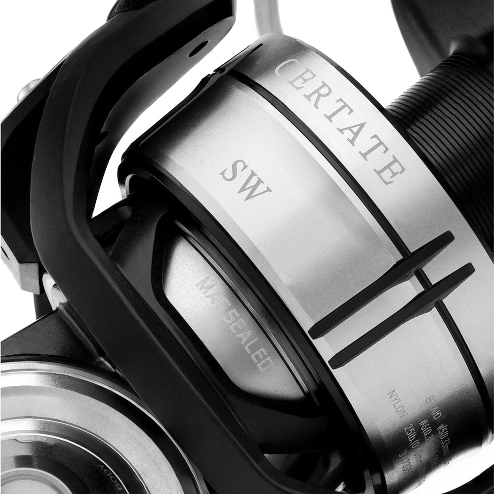 Daiwa 21 Certate SW (G) Meeresrolle 8000-P - 300m/ 0,33mm - 4,8:1 - 625g