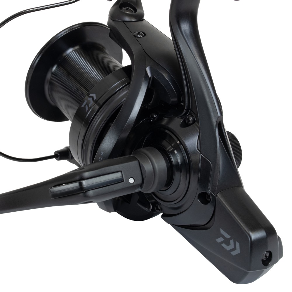 Daiwa 21 Emblem 45 SCW QD SD - Karpfenrolle 700m/ 0,35mm - 4,9:1 - 645g