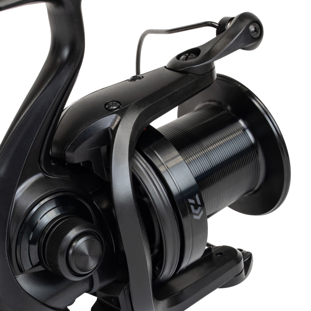 Daiwa 21 Emblem 45 SCW QD SD - Karpfenrolle 700m/ 0,35mm - 4,9:1 - 645g