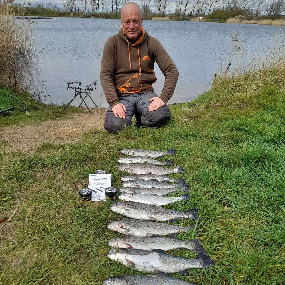 Libra Lures Fatty D´Worm Tournament Creaturebait 5,5cm - coffee milk - Krill Flavour - 12Stück