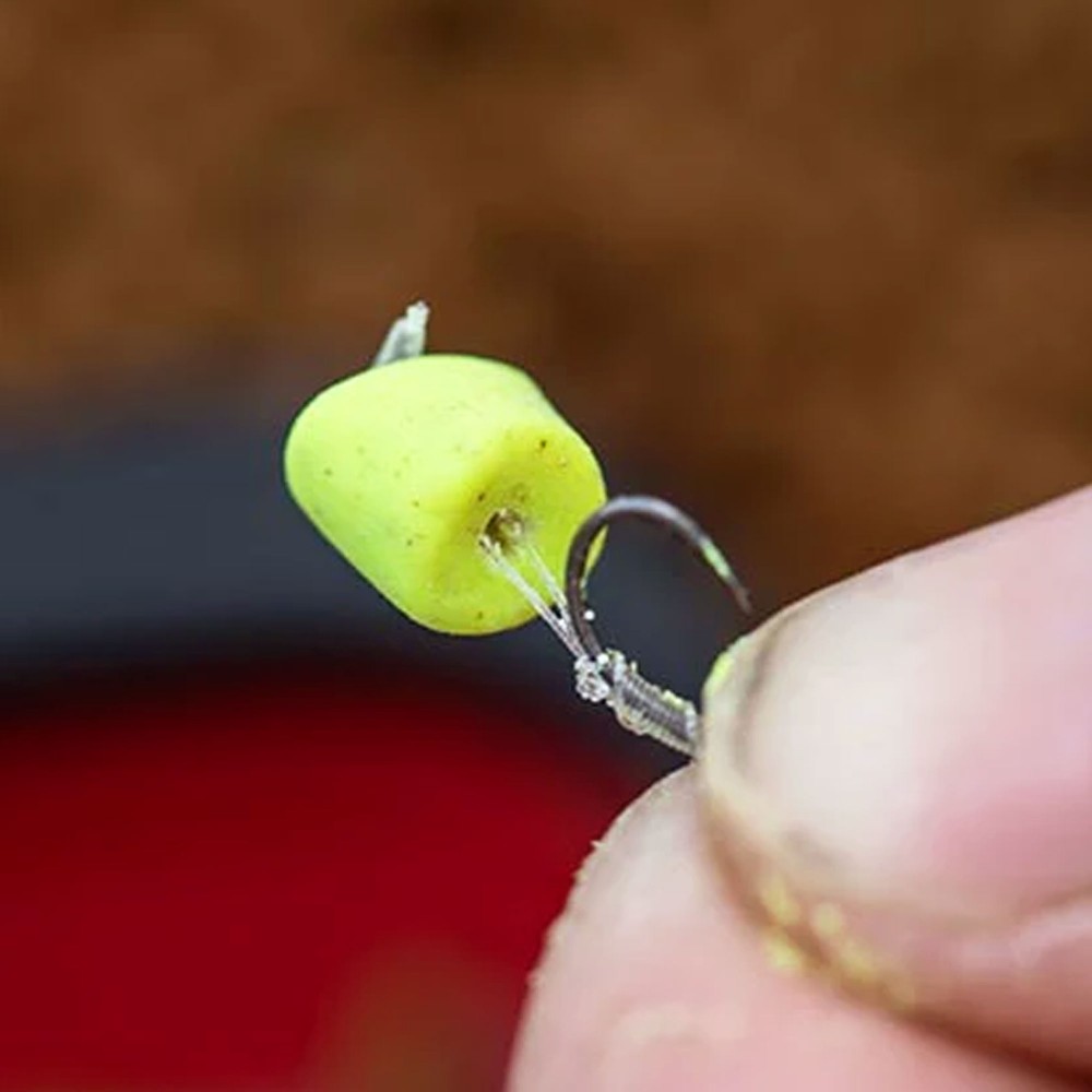Fjuka Carpos: the Fluoro Drilled Pellet Mixed Colours - 14mm