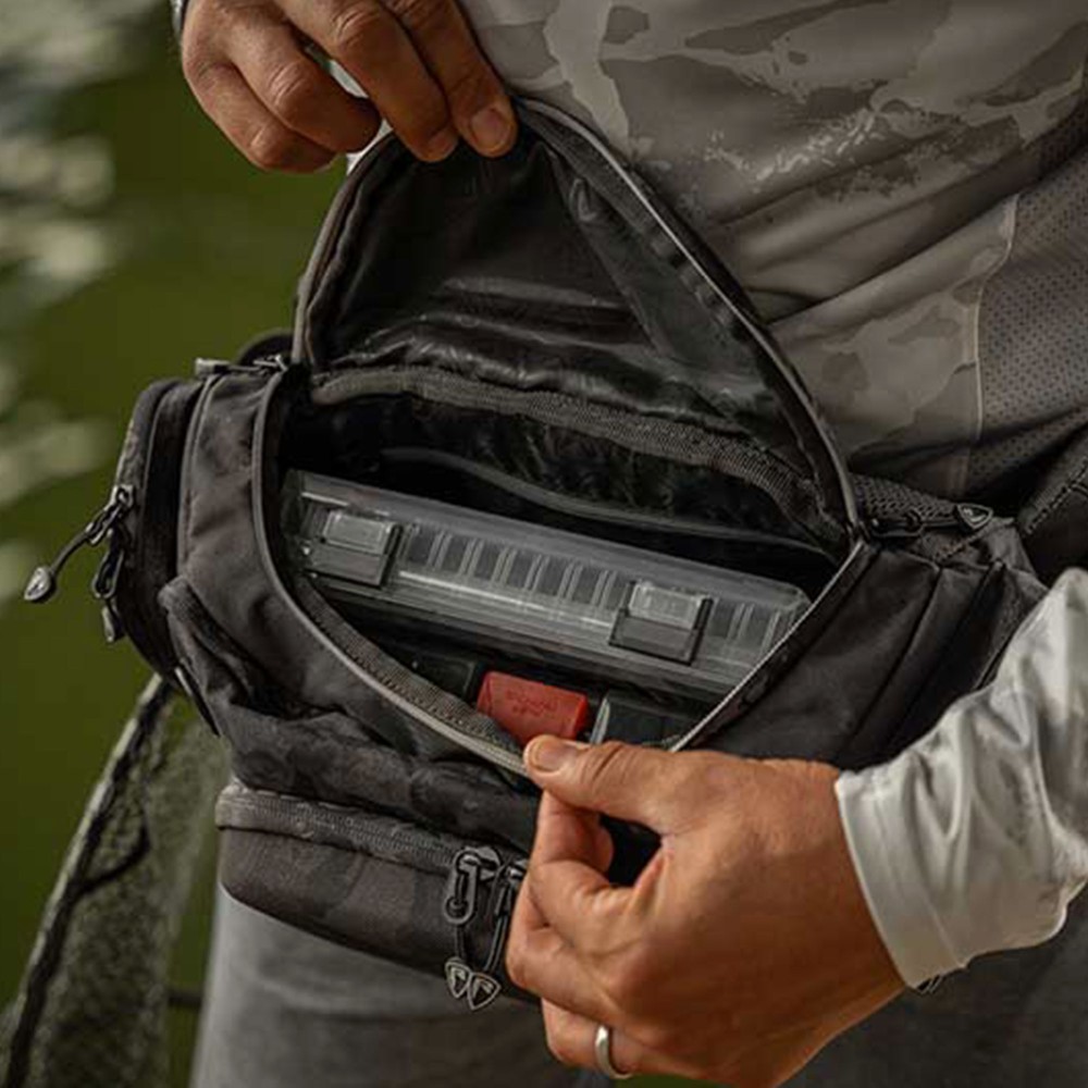 Fox Rage Camo Voyager Belt Bag - Angeltasche 68x21x18cm - 1 Tacklebox